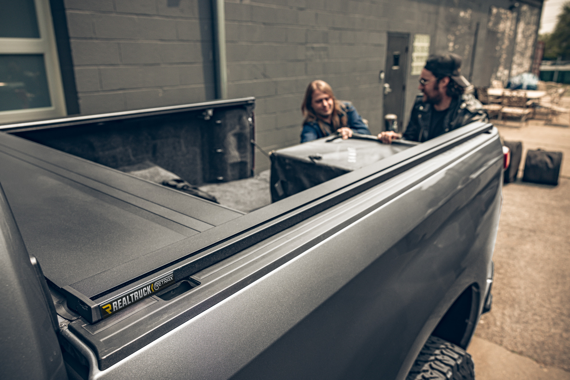 Retracting Tonneau Cover